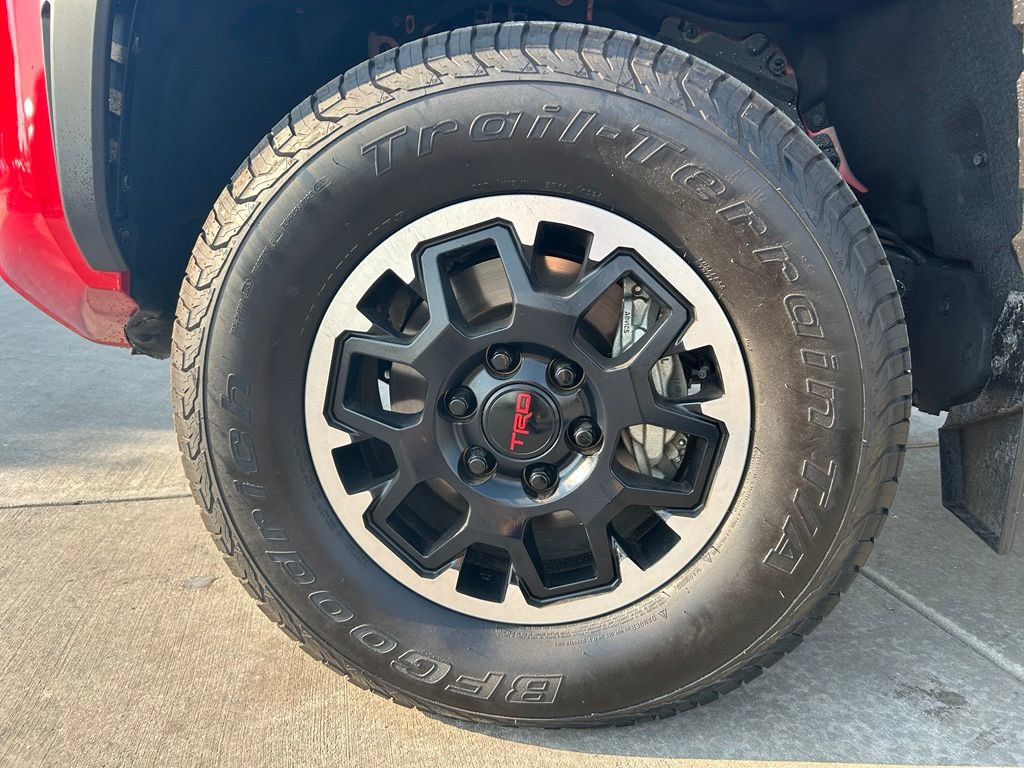 Used 2024 Toyota Tacoma TRD Off-Road w/ TRD Off Road Upgrade Package AWD/4WD image 31