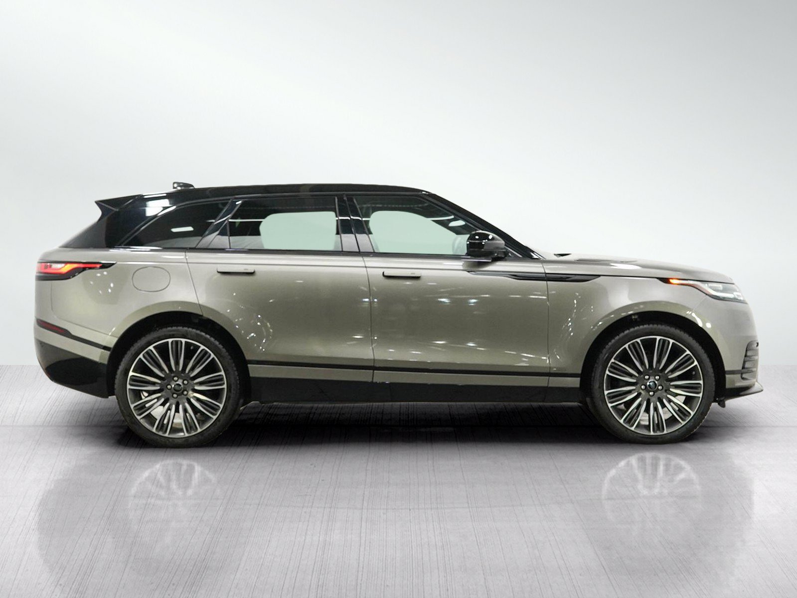 Used 2020 Land Rover Range Rover Velar R-Dynamic S AWD/4WD image 6