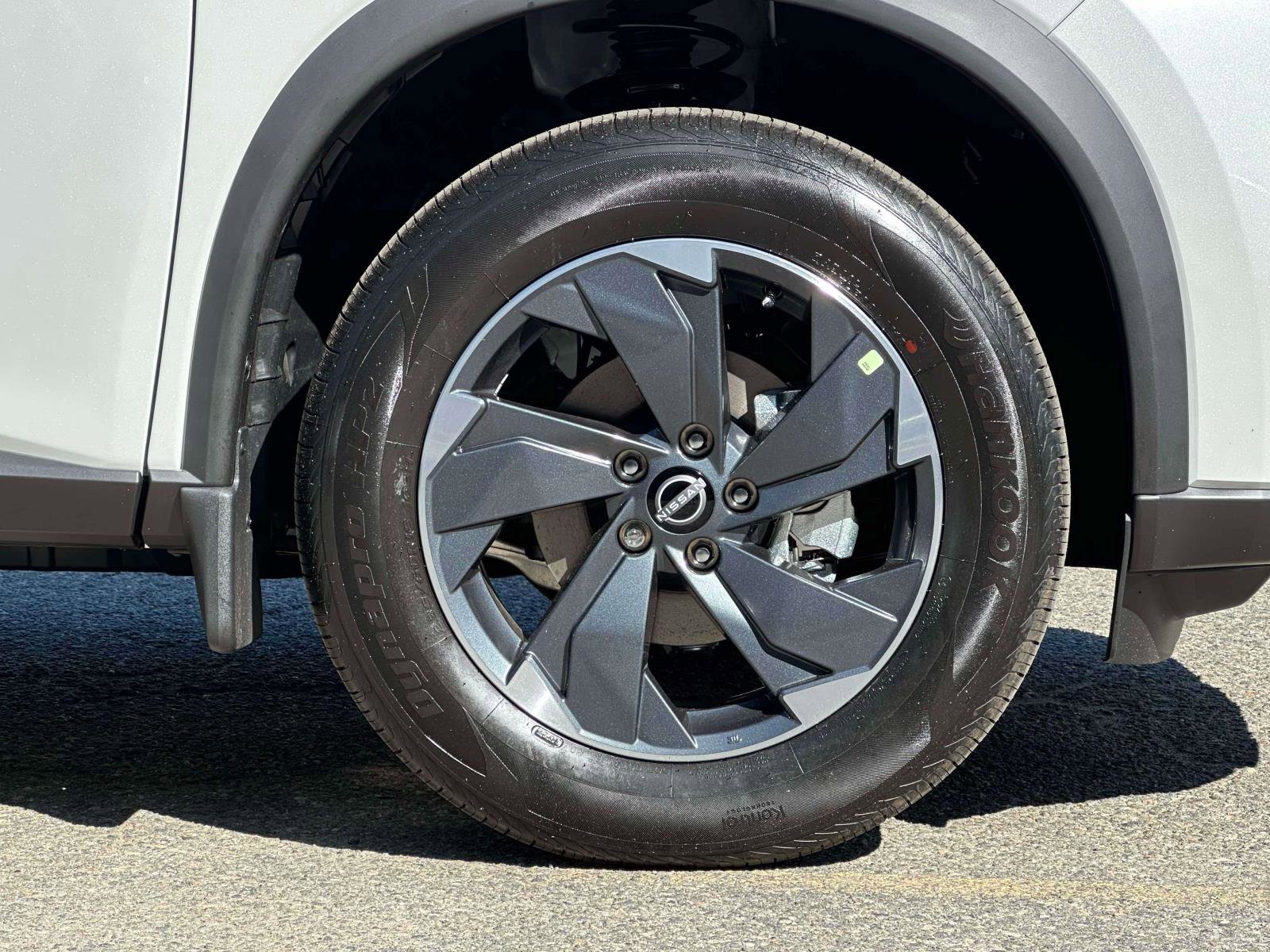 Used 2026 Nissan Rogue SV image 7