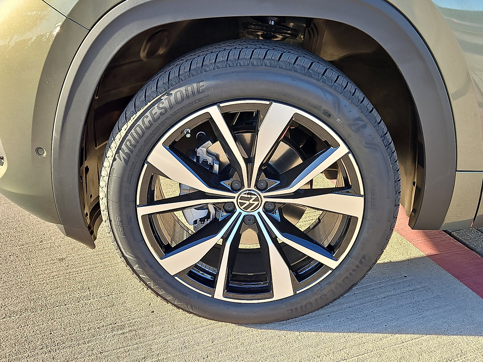 New 2026 Volkswagen Atlas SEL Premium R-Line image 6