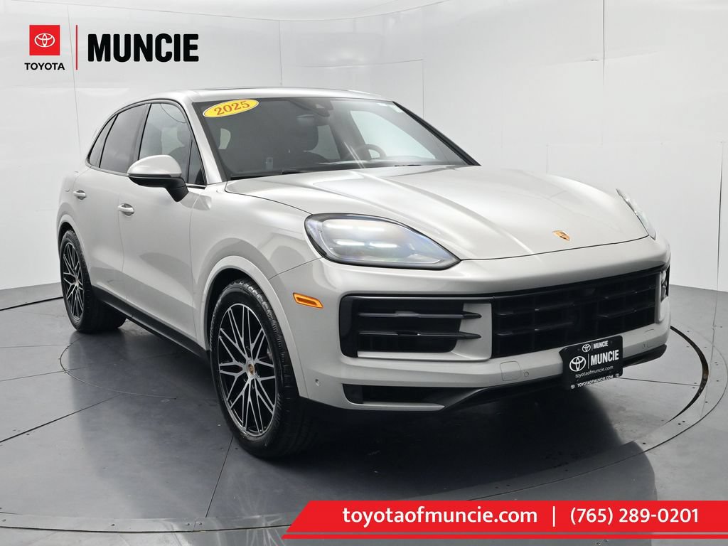 Used 2025 Porsche Cayenne S AWD/4WD image 1