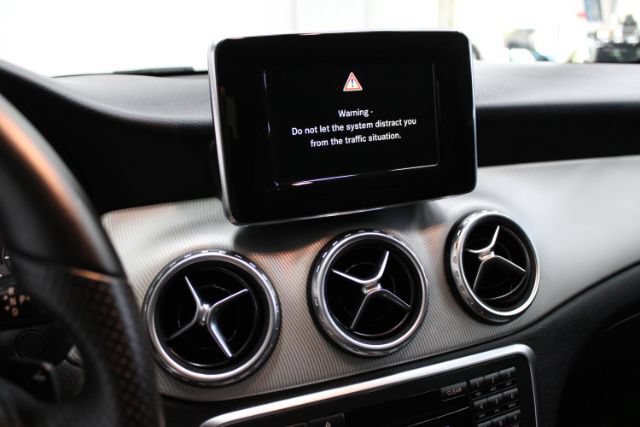 Used 2015 Mercedes-Benz GLA 250 4MATIC image 14