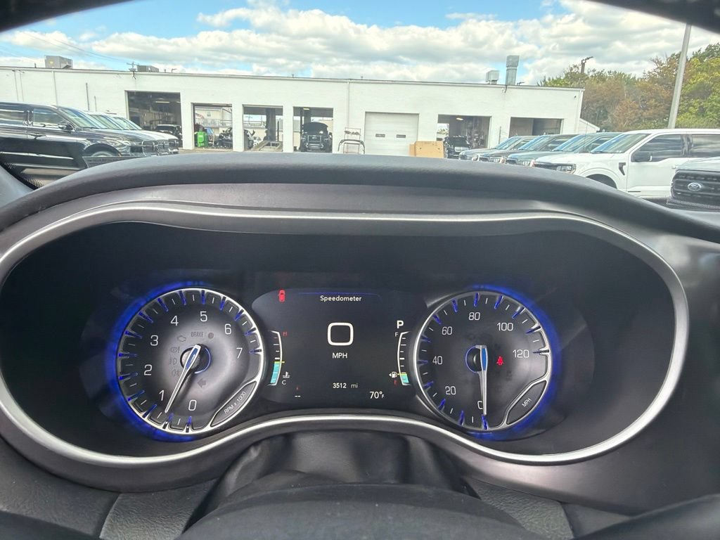 Used 2026 Chrysler Voyager LX FWD image 22