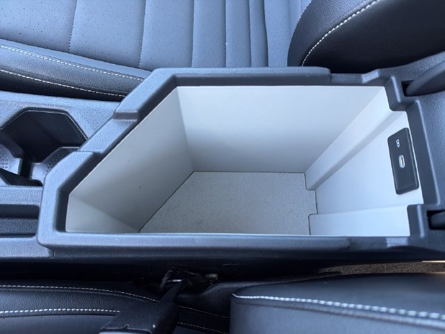 Used 2025 Volkswagen Jetta SE FWD image 16