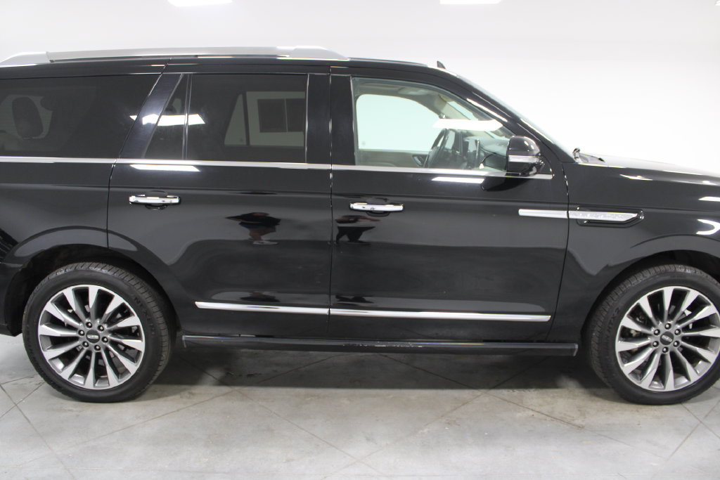 Used 2018 Lincoln Navigator Select RWD image 11