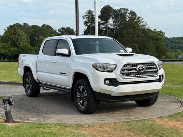 Used 2016 Toyota Tacoma TRD Sport w/ Premium & Technology Package AWD/4WD image 8