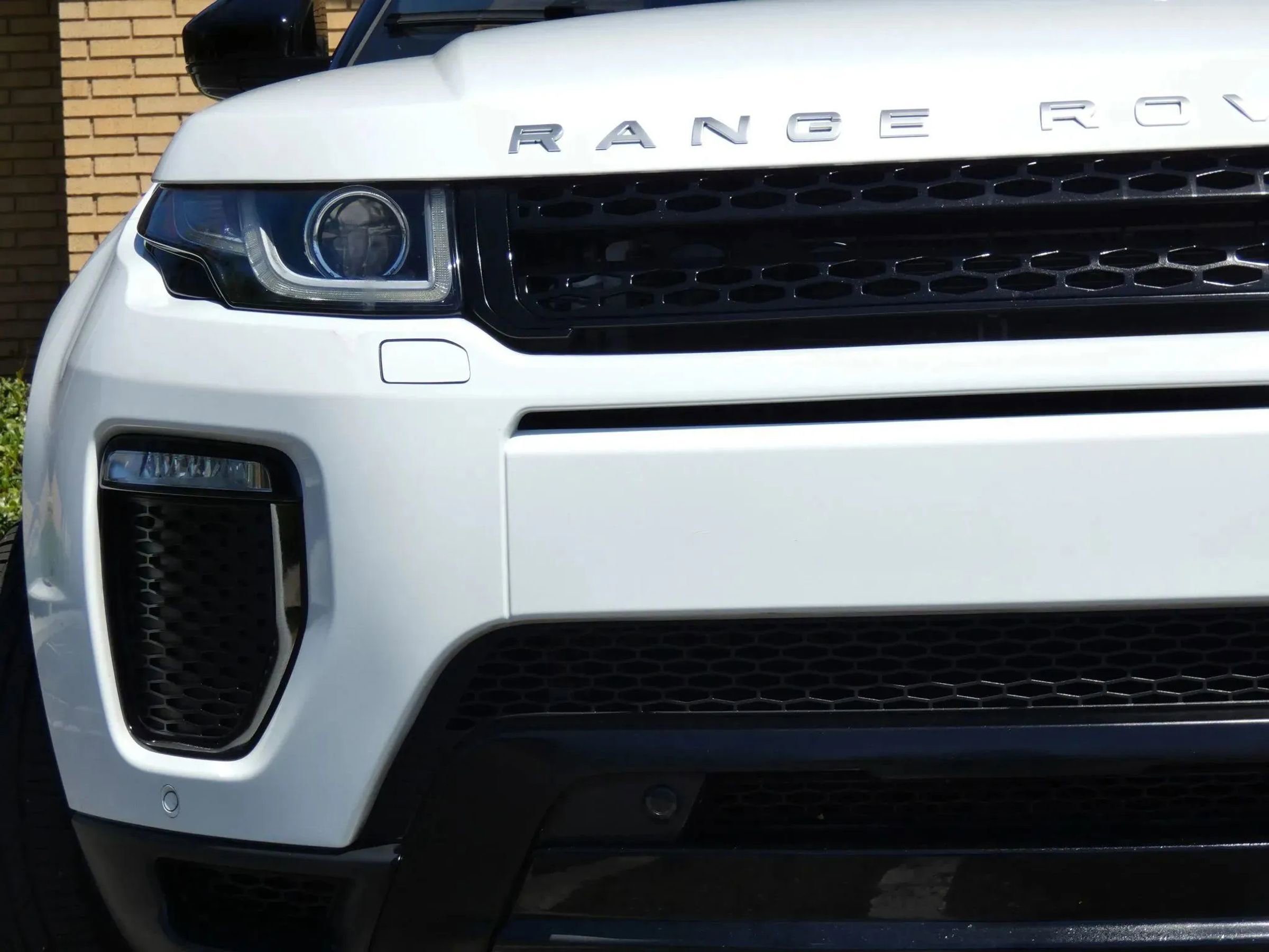 Used 2018 Land Rover Range Rover Evoque SE Dynamic image 17