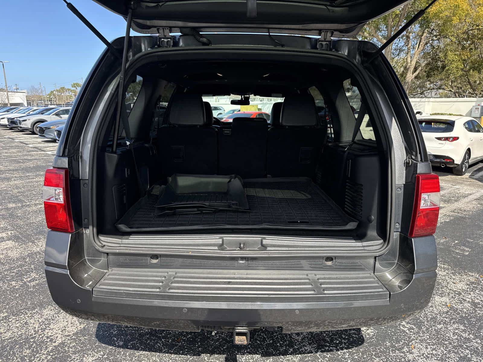 Used 2016 Ford Expedition Limited image 11