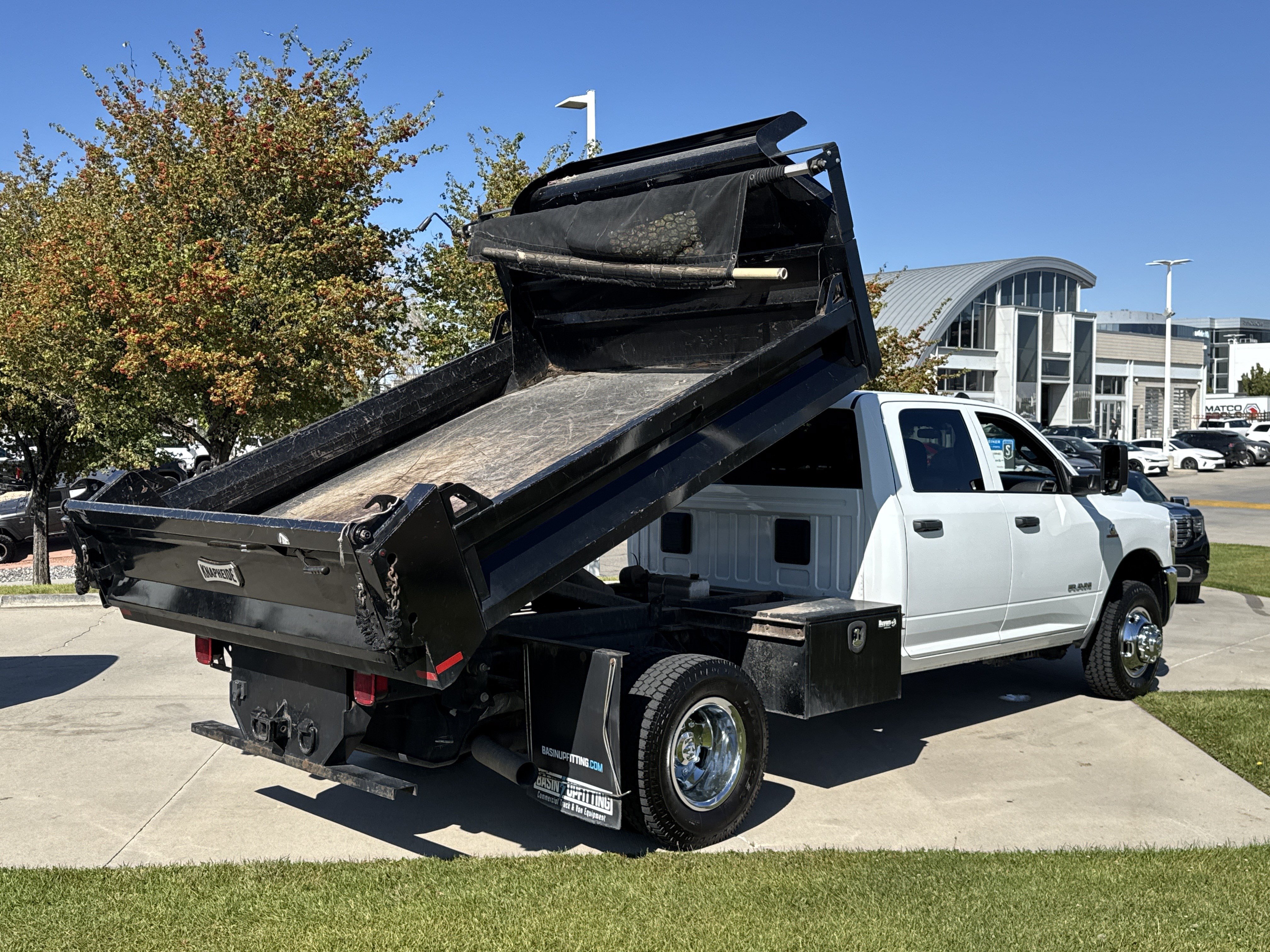 Used 2022 RAM 3500 Tradesman w/ Chrome Appearance Group AWD/4WD image 6