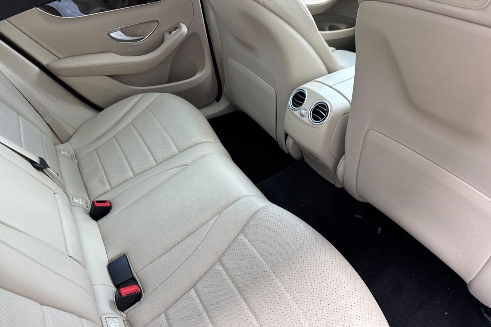 Used 2019 Mercedes-Benz GLC 300 image 31