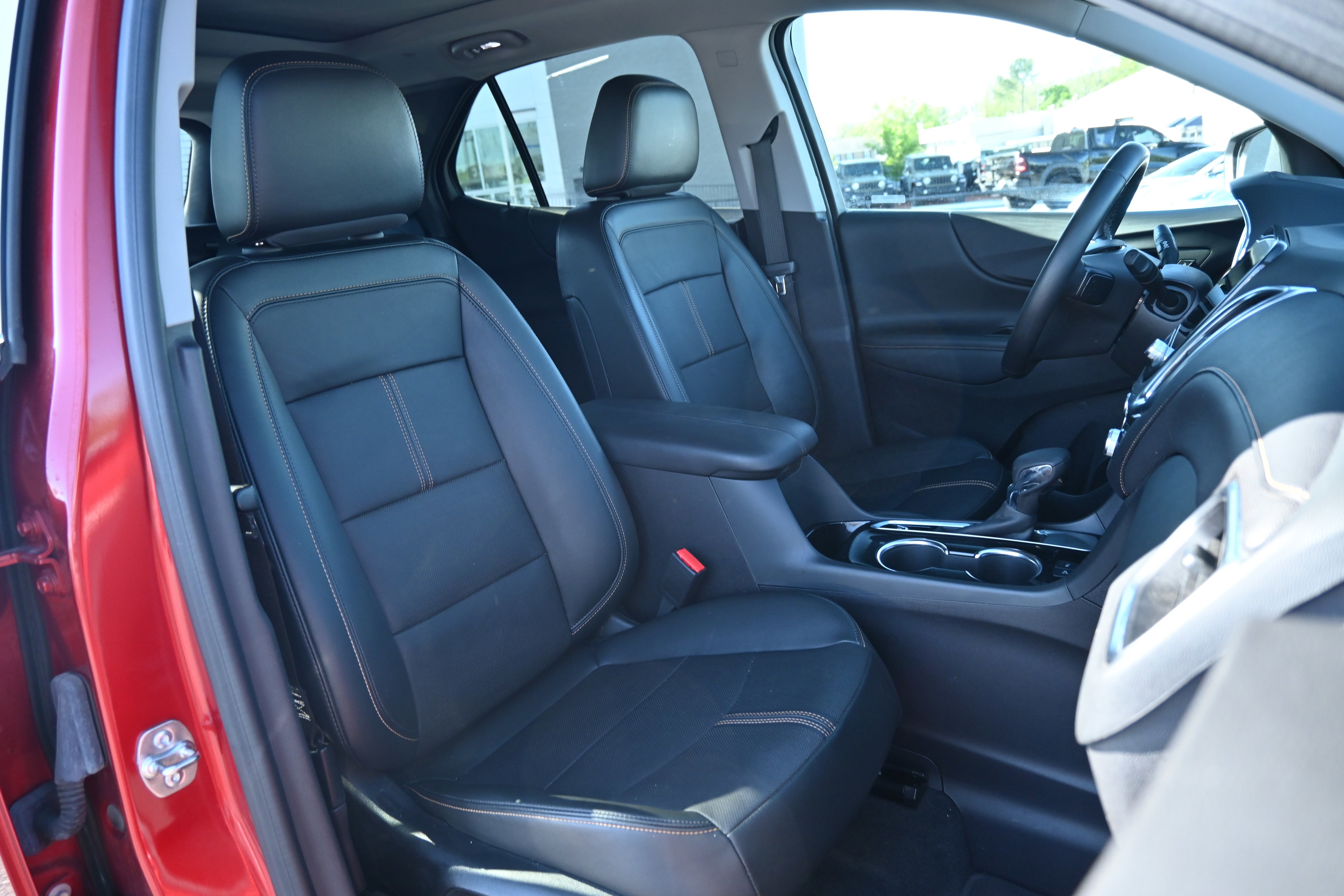 Used 2024 Chevrolet Equinox Premier FWD image 34