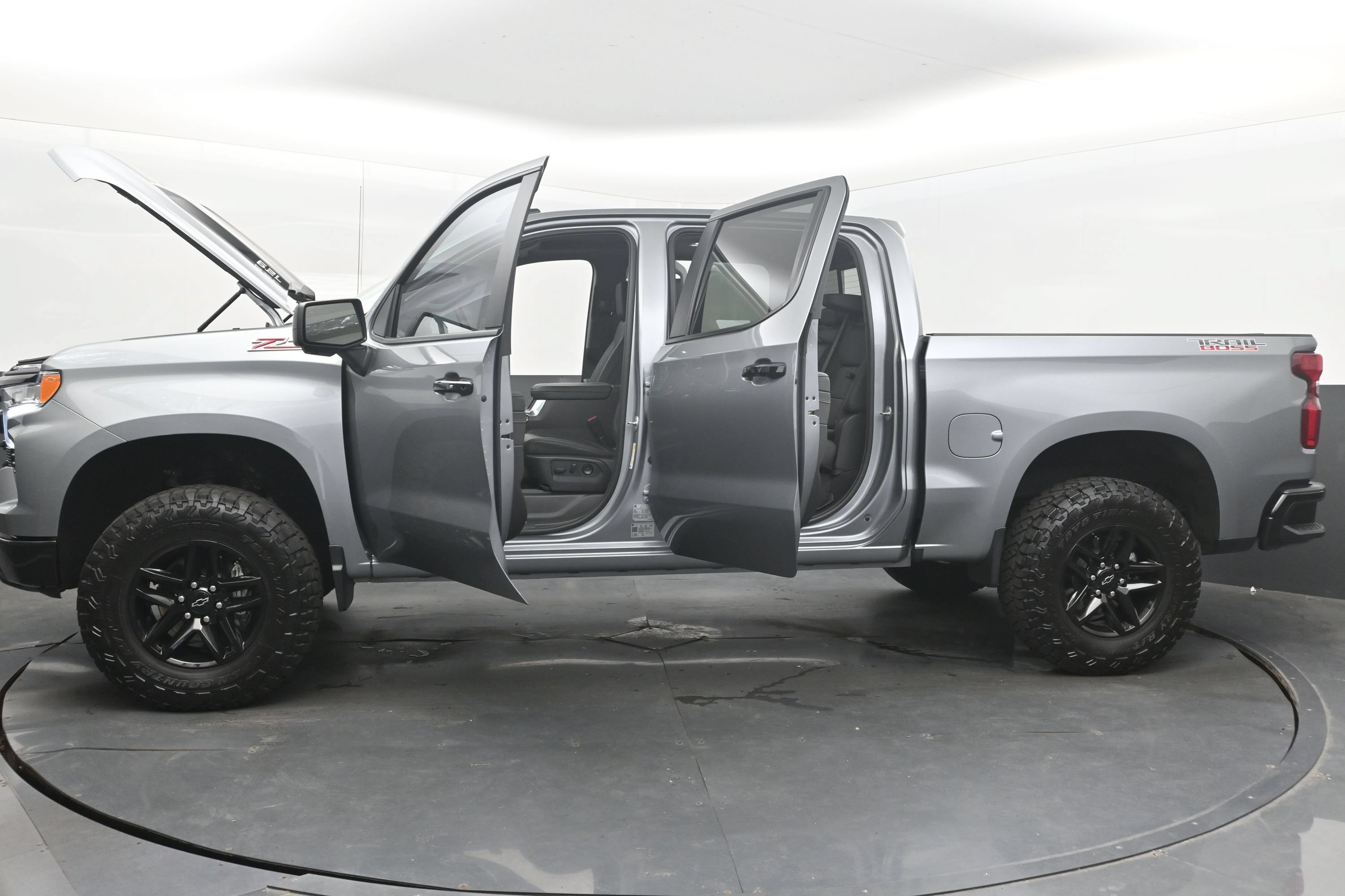 Used 2026 Chevrolet Silverado 1500 LT Trail Boss w/ LT Trail Boss Premium Package AWD/4WD image 41