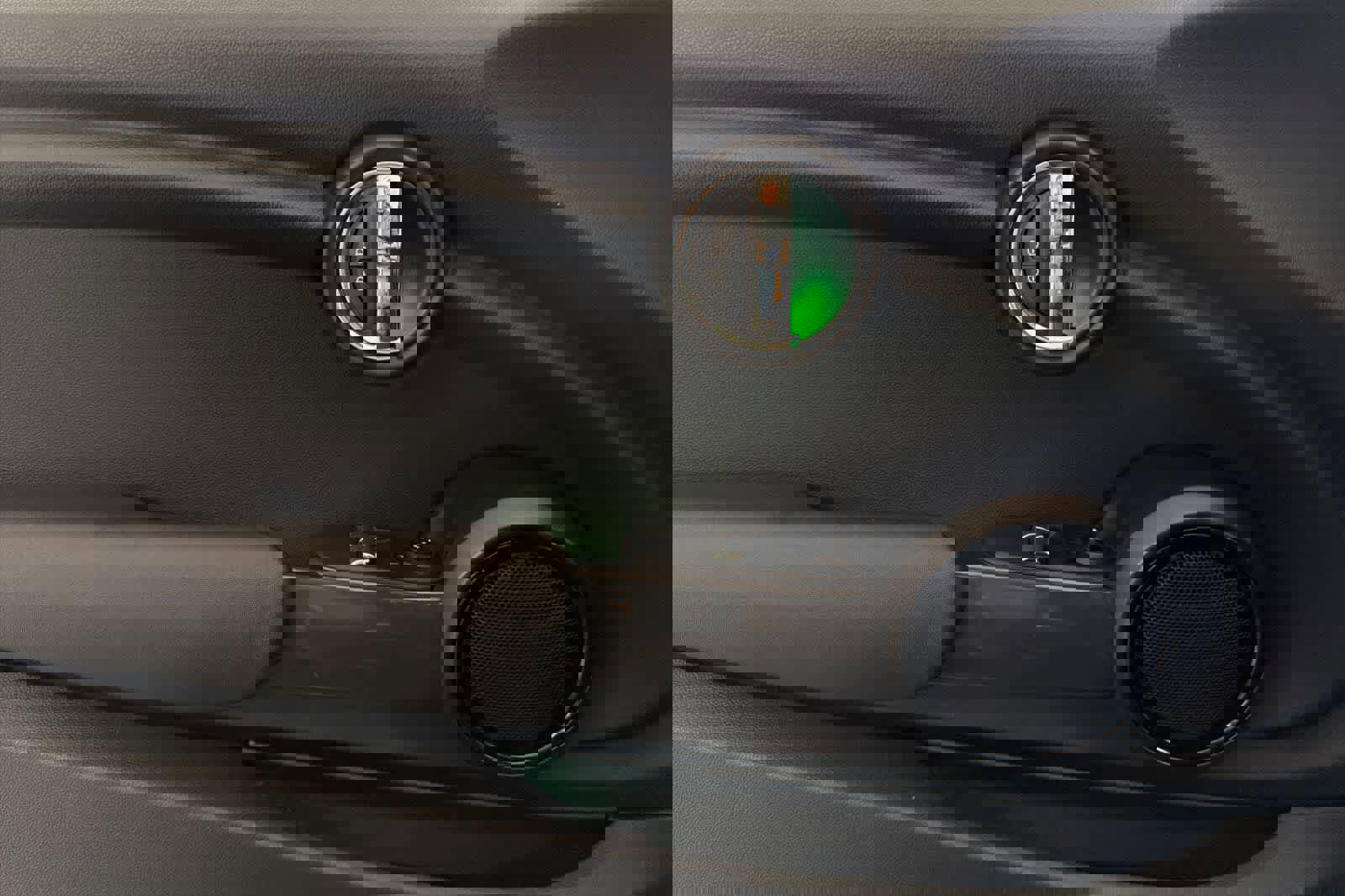 Used 2016 MINI Cooper 2-Door Hardtop image 12