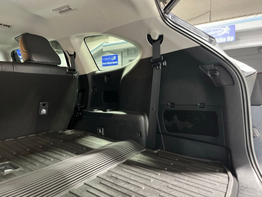 Used 2020 Toyota Highlander Limited AWD/4WD image 41