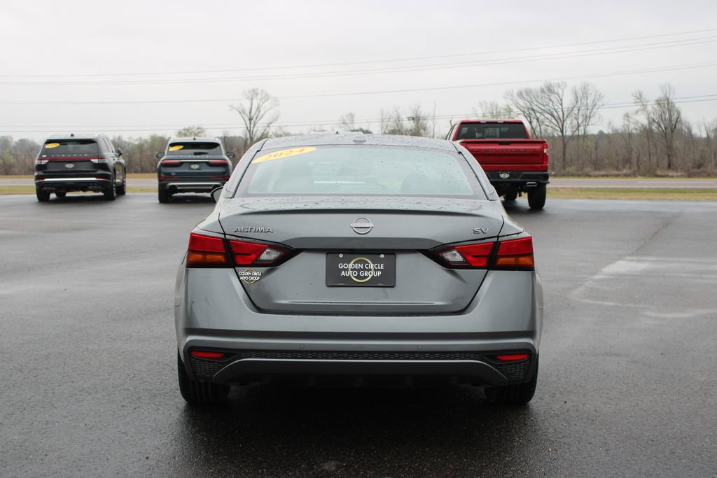 Used 2024 Nissan Altima 2.5 SV image 8