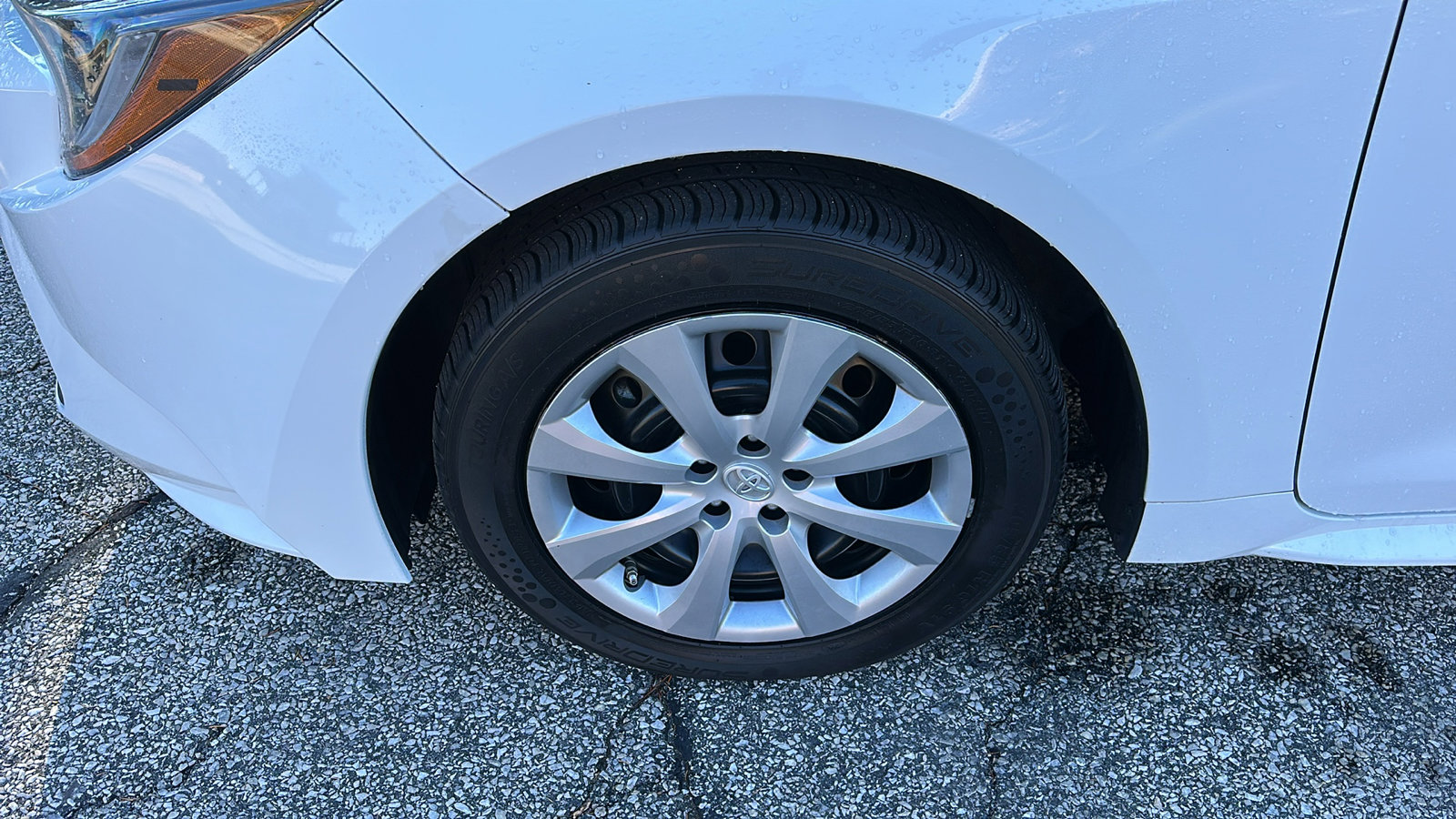 Used 2022 Toyota Corolla LE image 7