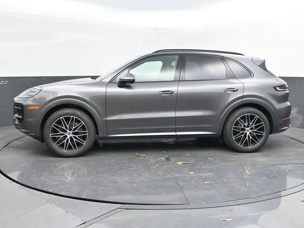 Certified 2025 Porsche Cayenne image 2