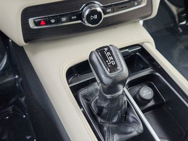 Used 2020 Volvo XC90 T5 Momentum image 42