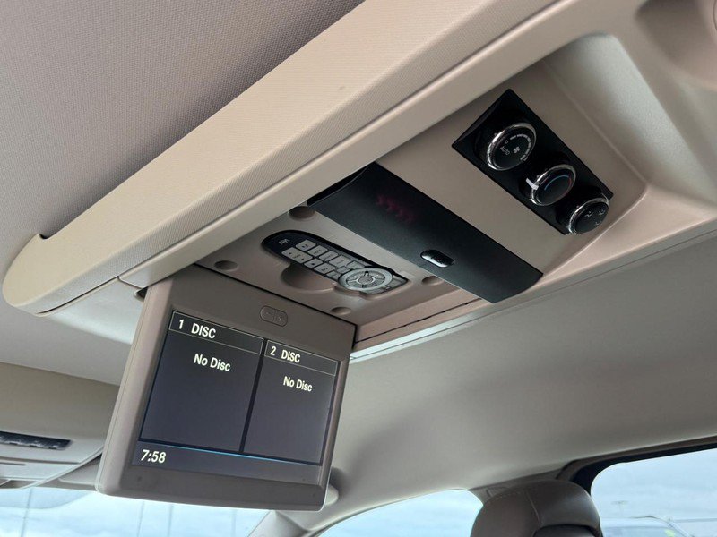 Used 2014 Chrysler Town & Country Touring-L w/ Driver Convenience Group FWD image 12