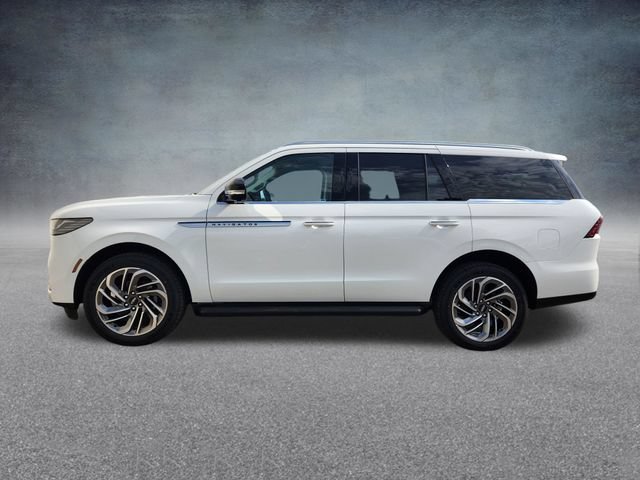 New 2027 Lincoln Navigator Premiere AWD/4WD image 4