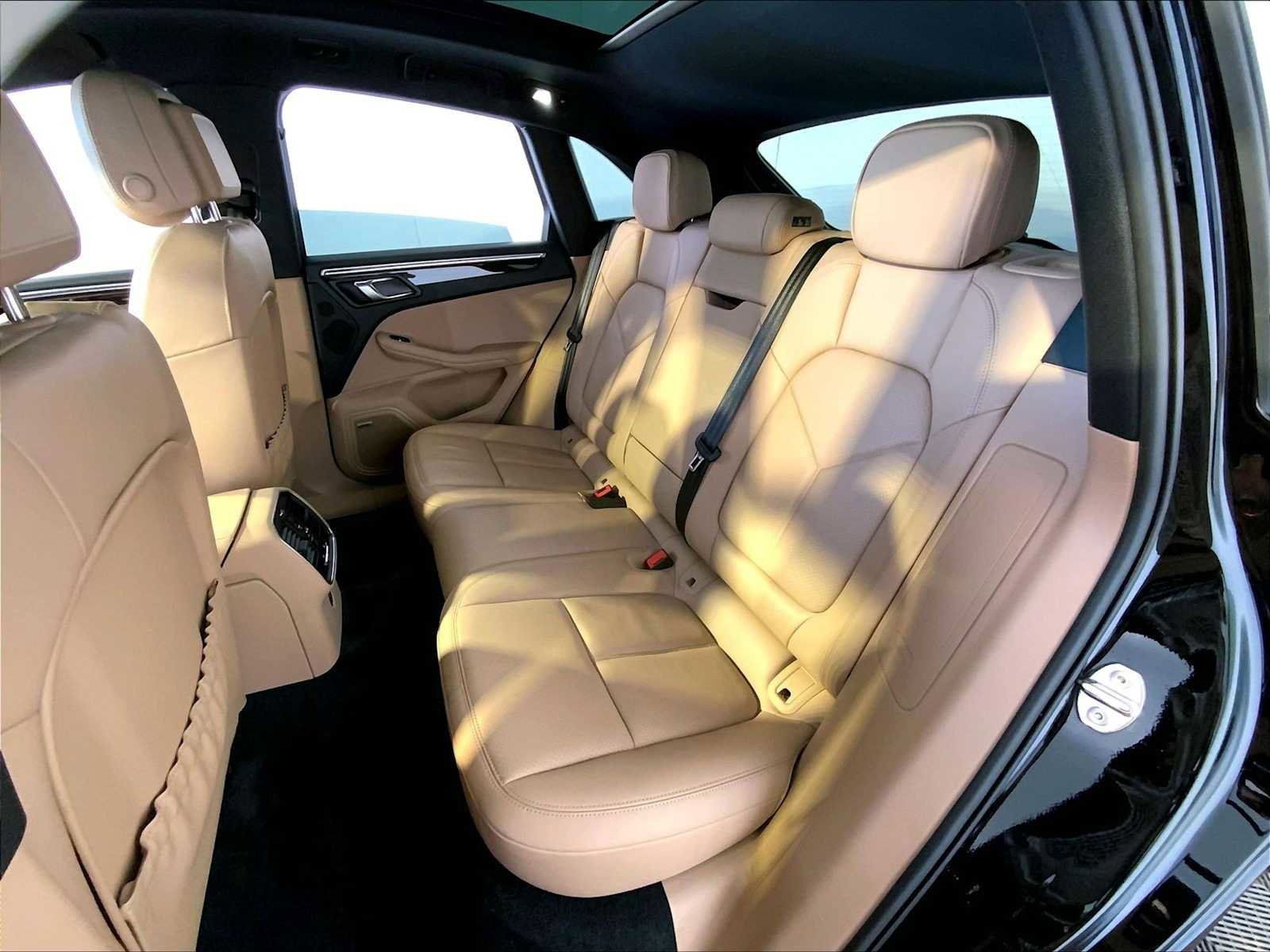 Certified 2023 Porsche Macan image 24