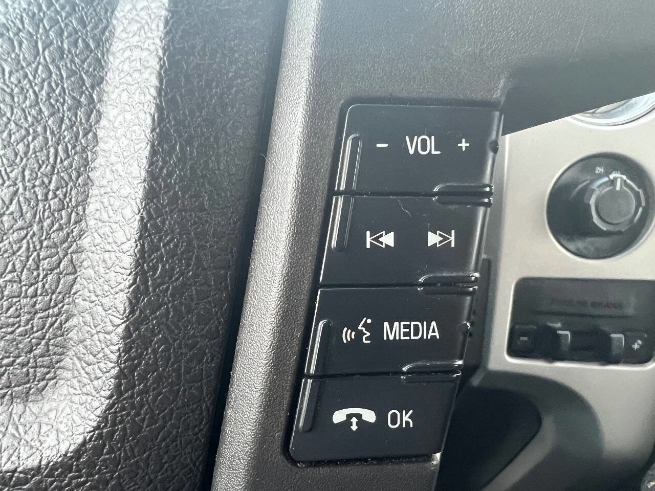 Used 2013 Ford F150 XLT w/ Luxury Equipment Group image 27