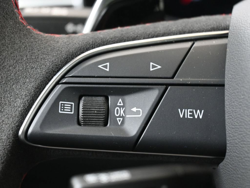 Used 2025 Audi RS Q8 performance w/ RS Design Package - Red image 27
