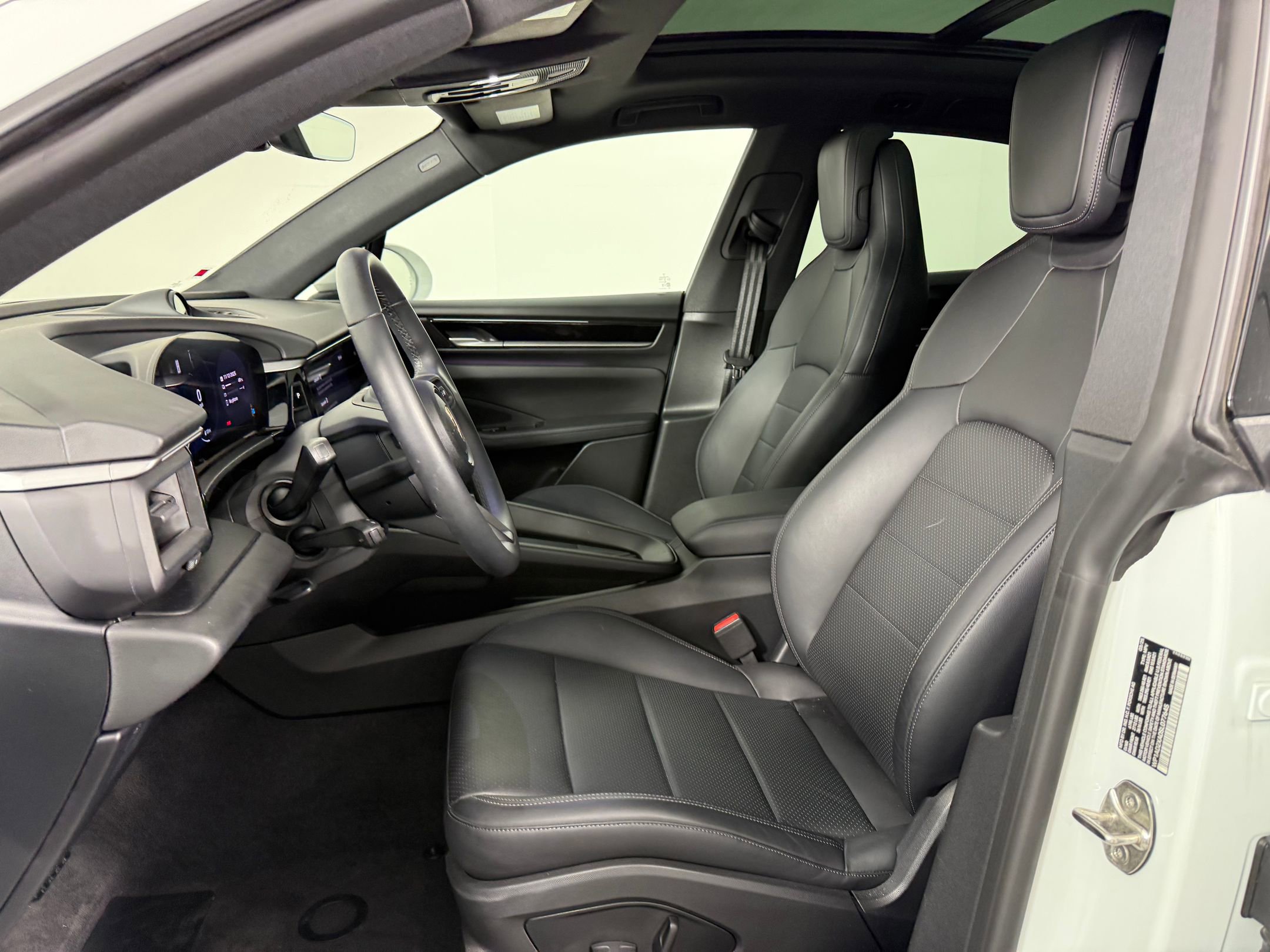 New 2025 Porsche Macan Electric image 5