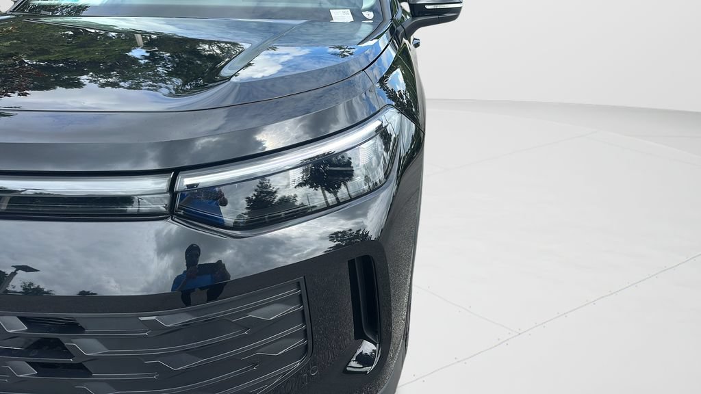 New 2026 Volkswagen Tiguan SE FWD image 31