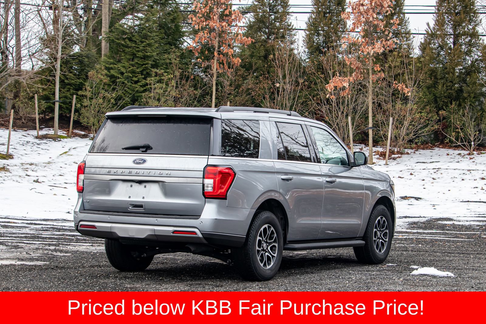 Used 2024 Ford Expedition XLT RWD image 8