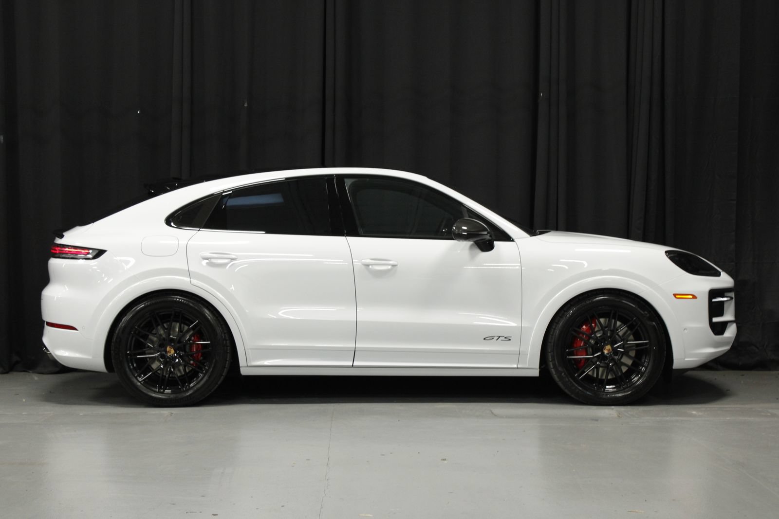 New 2026 Porsche Cayenne GTS AWD/4WD image 6