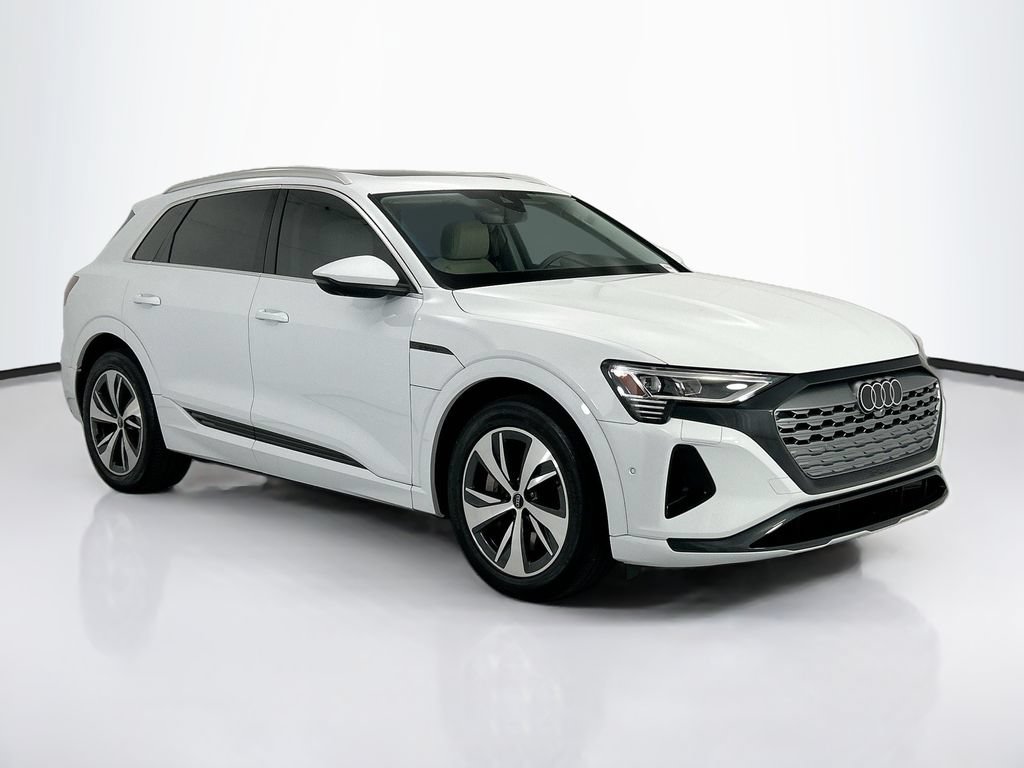 Certified 2024 Audi Q8 e-tron Premium Plus w/ Premium Plus Package AWD/4WD image 3
