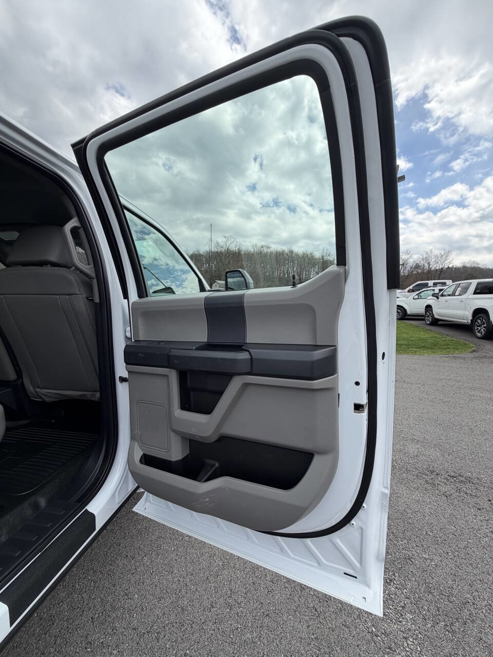 Used 2022 Ford F350 XL w/ Power Equipment Group image 43