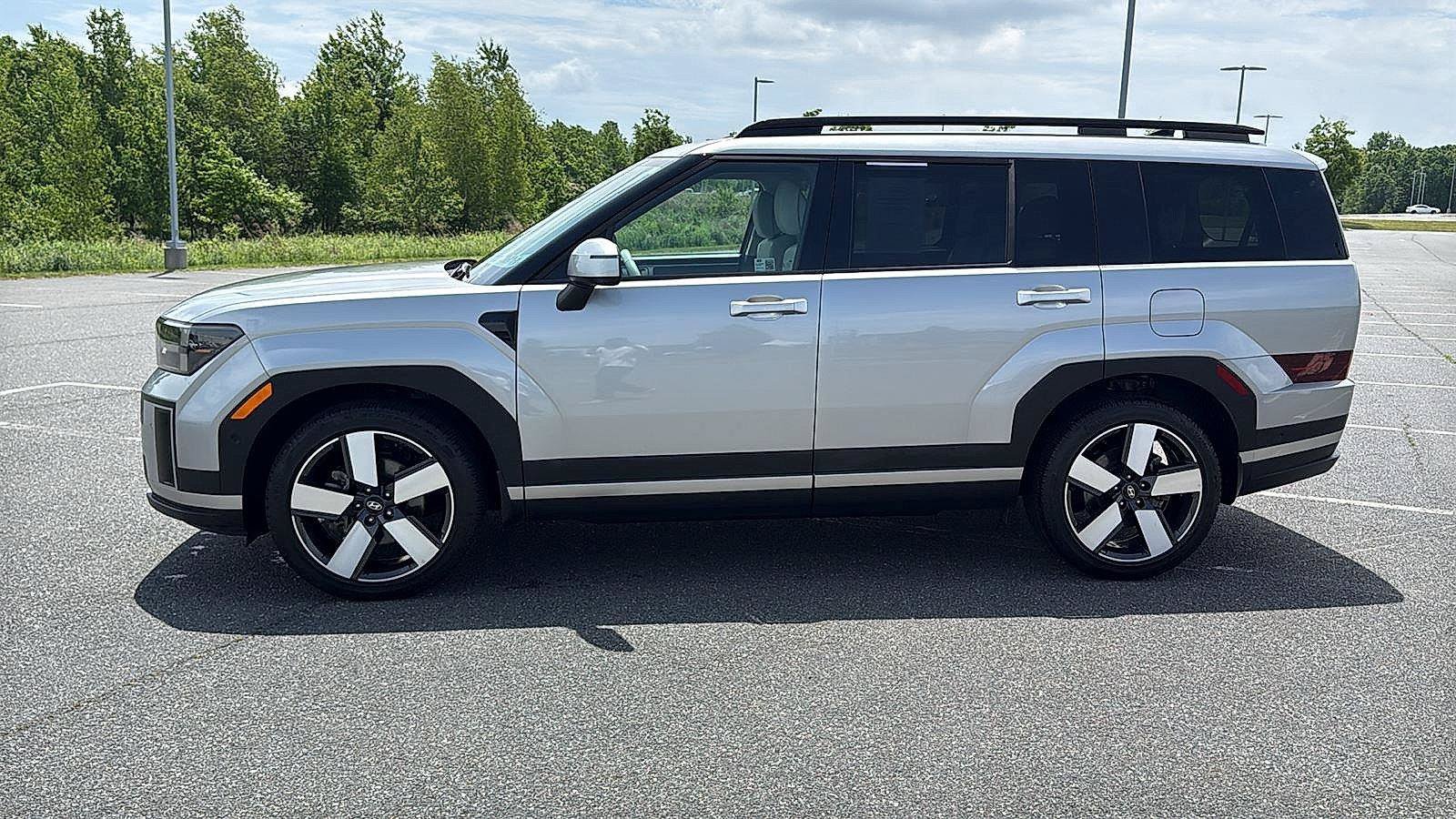 Certified 2024 Hyundai Santa Fe Limited AWD/4WD image 12