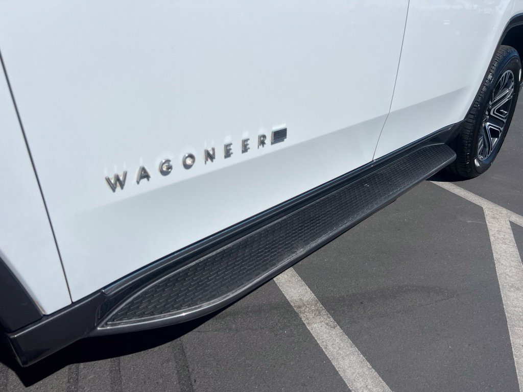 Used 2022 Jeep Wagoneer Series III AWD/4WD image 21