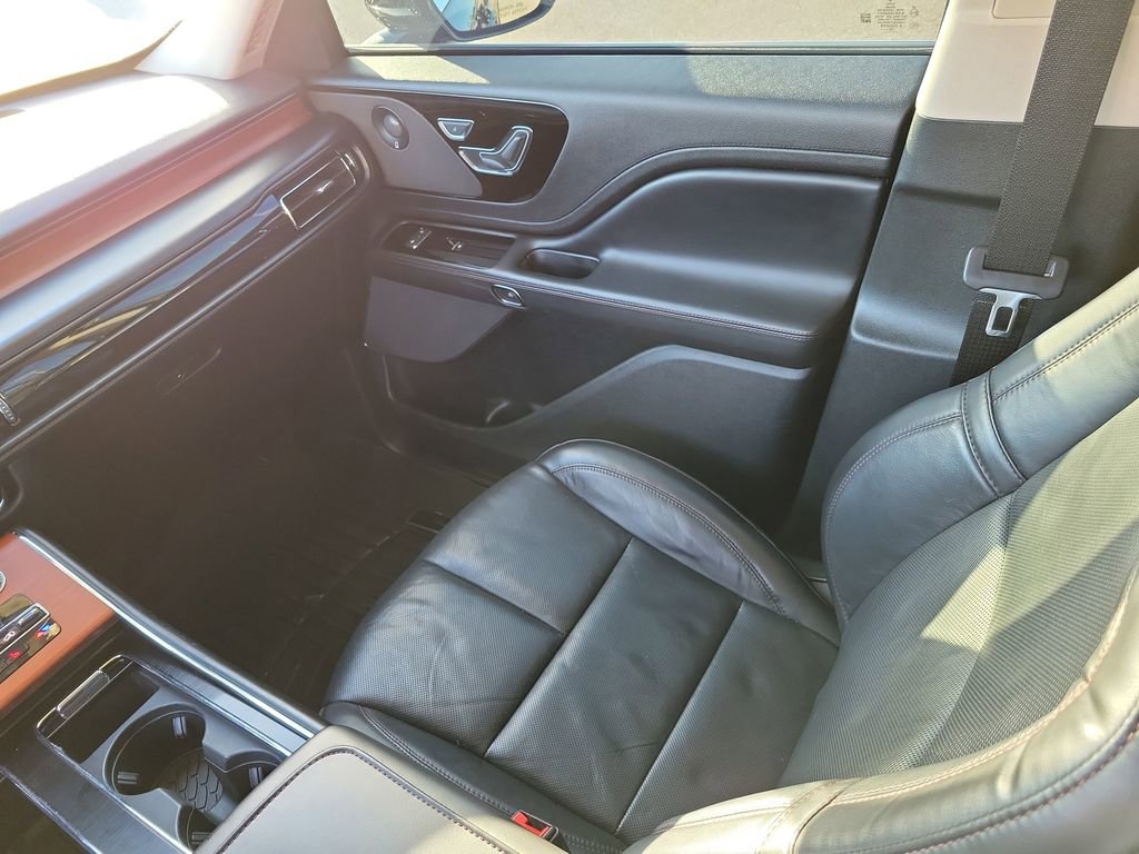 Used 2021 Lincoln Aviator Reserve w/ Equipment Group 208A image 16