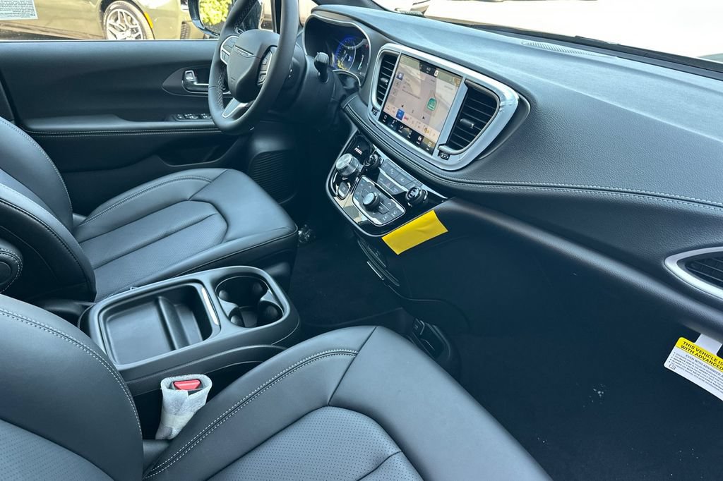New 2027 Chrysler Pacifica Select FWD image 17