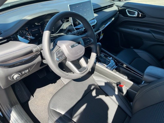 New 2026 Jeep Compass Latitude AWD/4WD image 11
