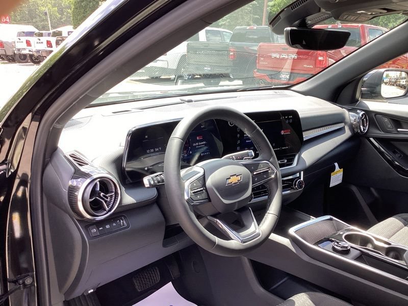 New 2027 Chevrolet Equinox LT w/ Safety and Technology Package AWD/4WD image 25