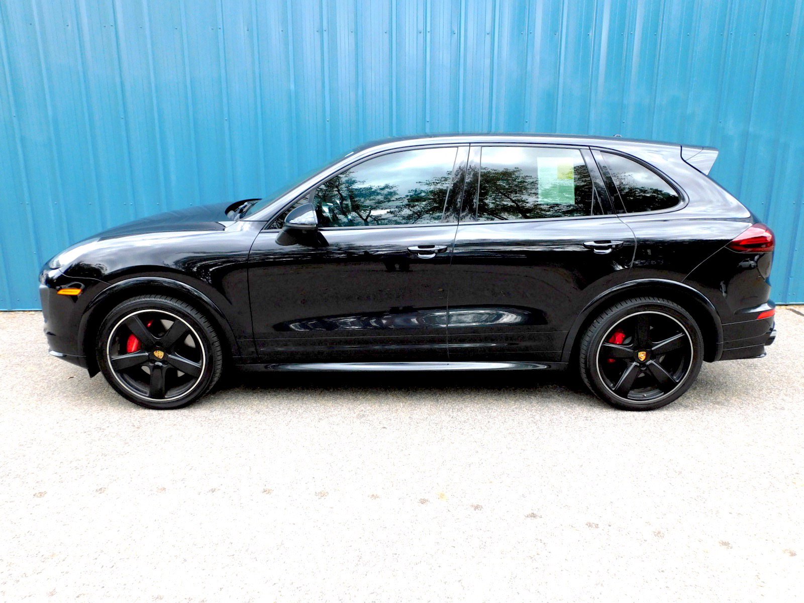 Used 2016 Porsche Cayenne GTS image 2