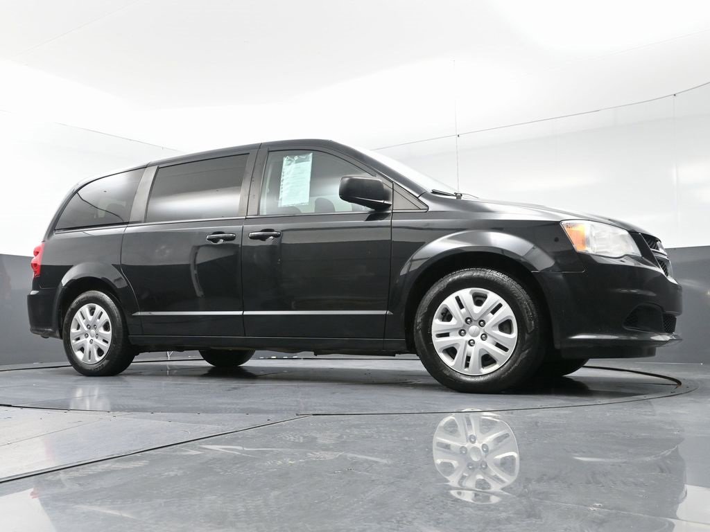 Used 2018 Dodge Grand Caravan SE w/ UConnect Hands-Free Group image 44