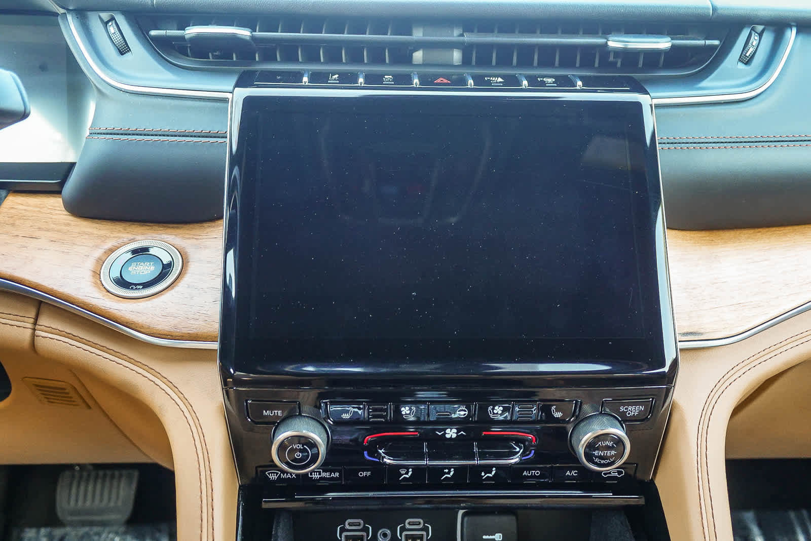 Used 2021 Jeep Grand Cherokee L Summit image 10