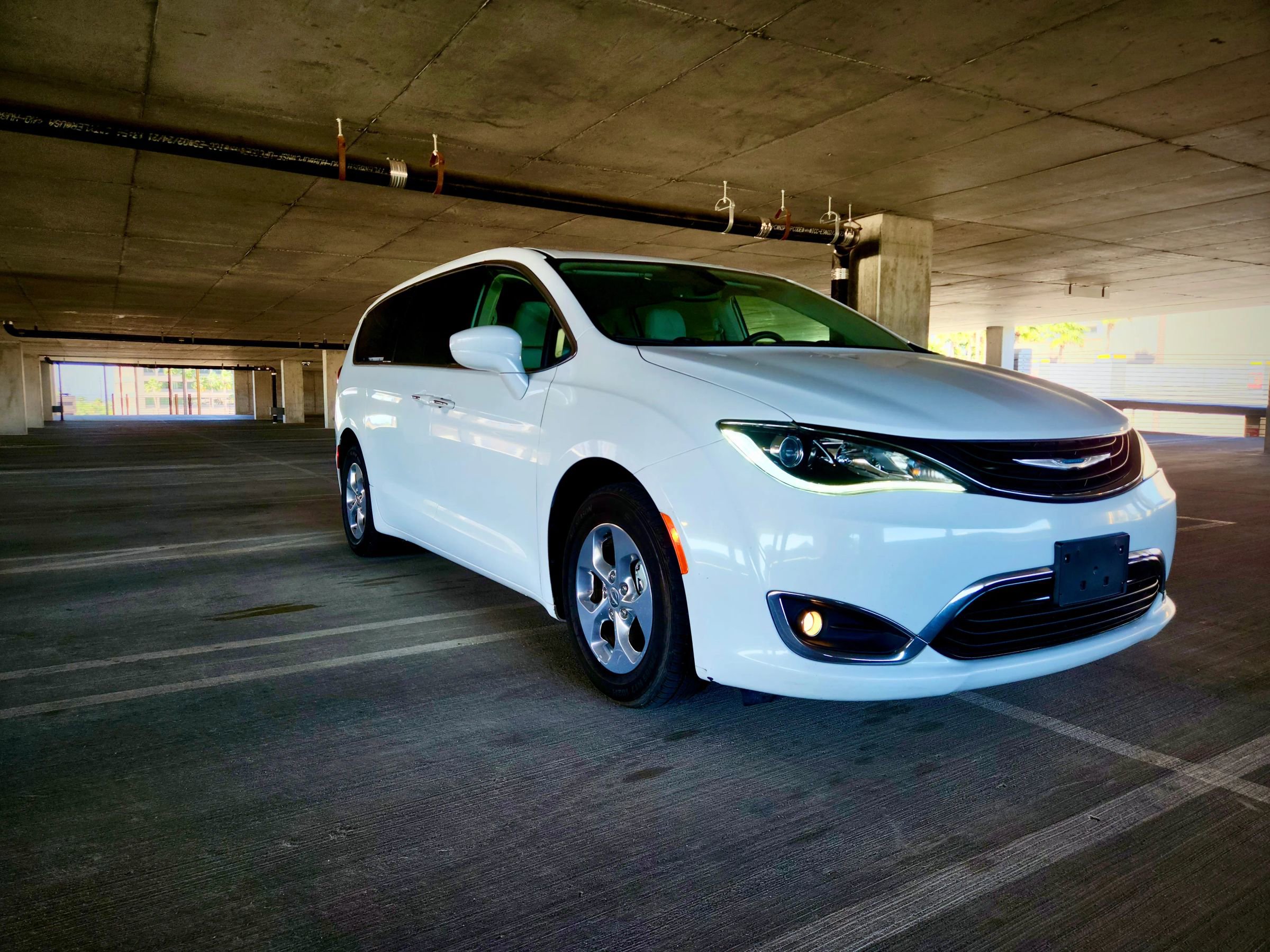 Used 2019 Chrysler Pacifica Touring Plus image 11