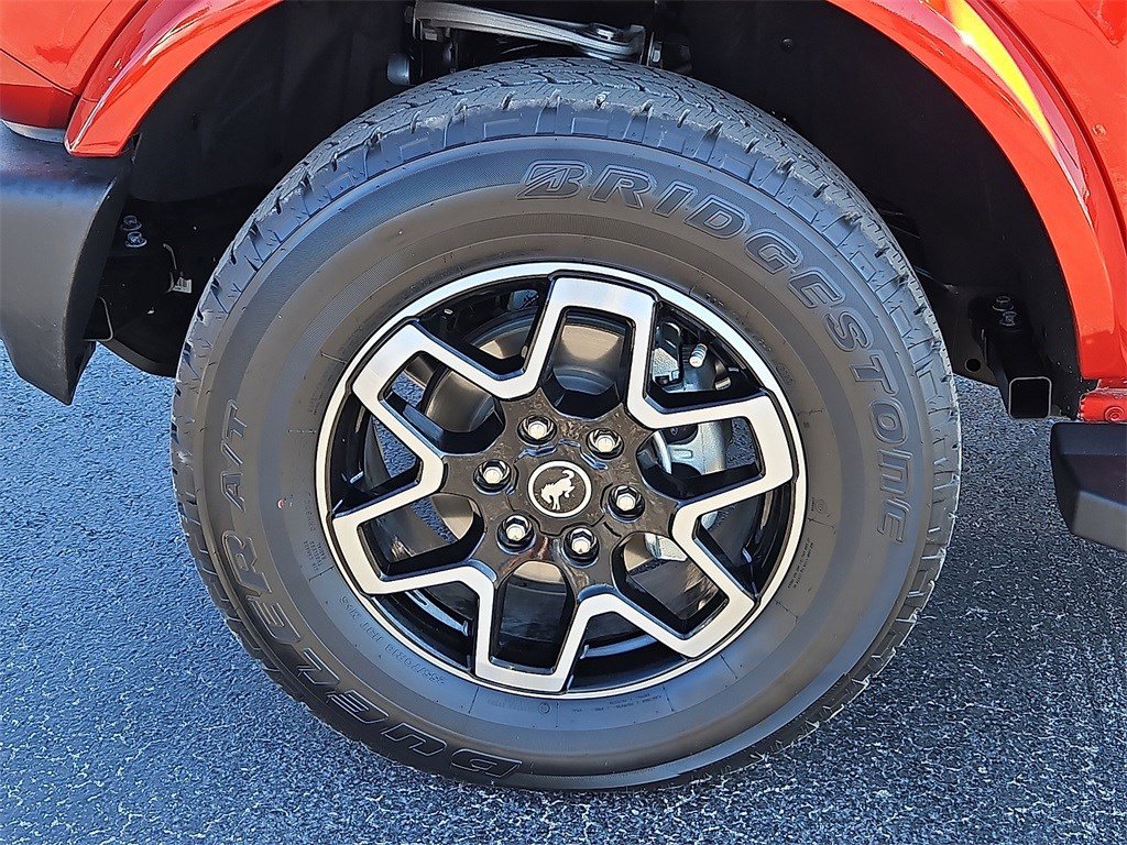 Used 2024 Ford Bronco Outer Banks image 13