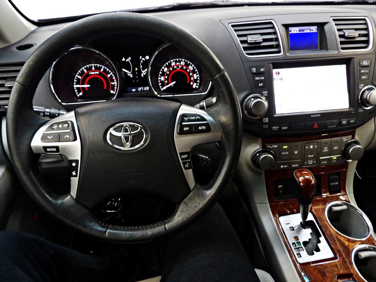Used 2012 Toyota Highlander Limited w/ Tow Pkg AWD/4WD image 20