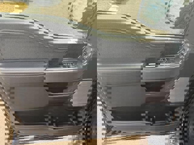 Used 2023 Ford F150 Lariat image 4