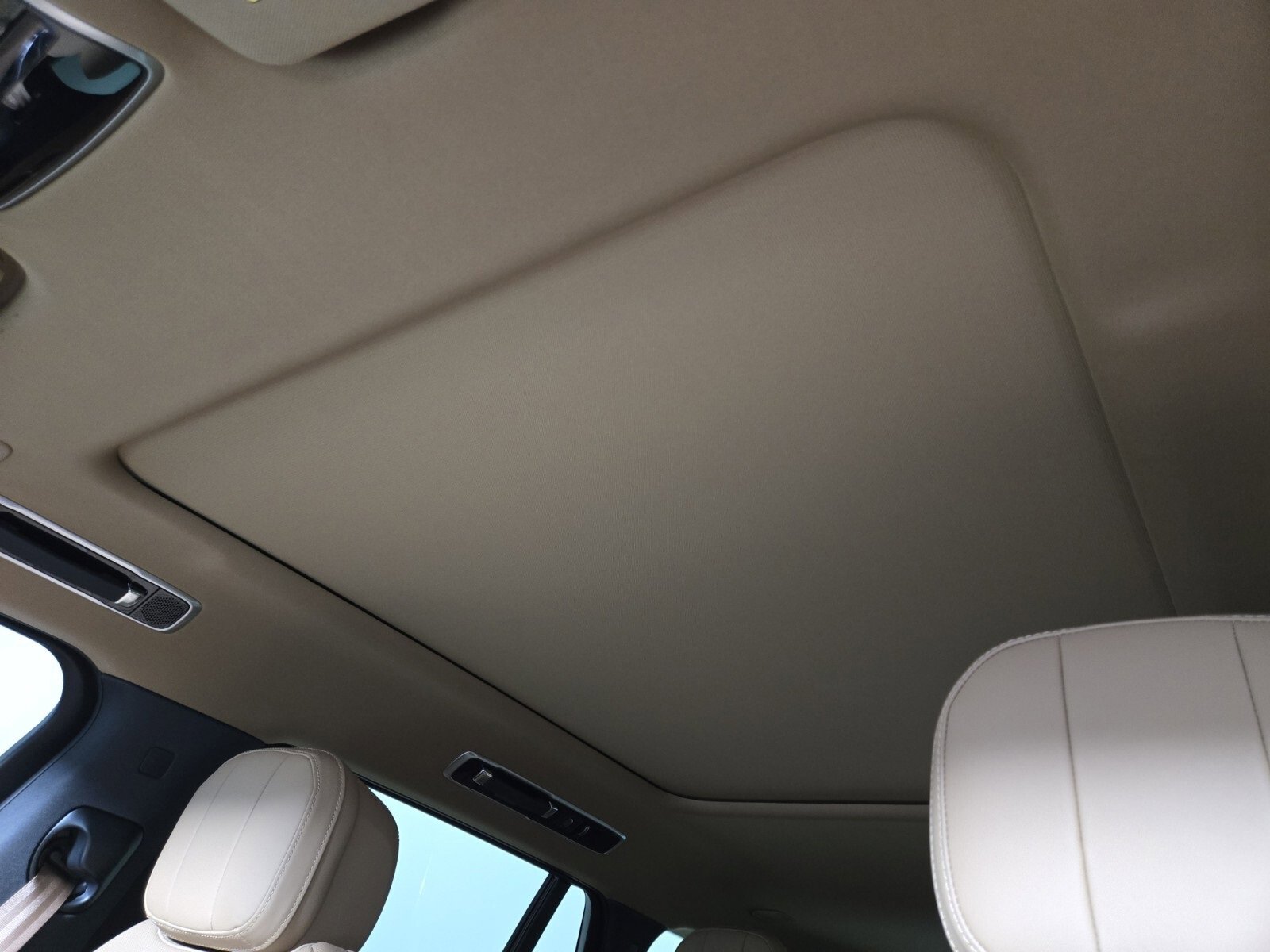 Used 2025 Land Rover Range Rover Long Wheelbase SE image 11