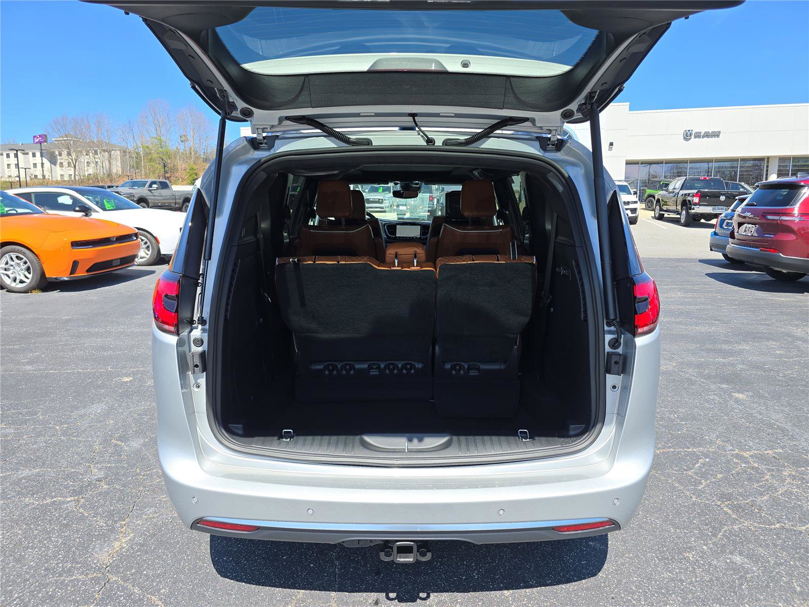 New 2026 Chrysler Pacifica Pinnacle image 5