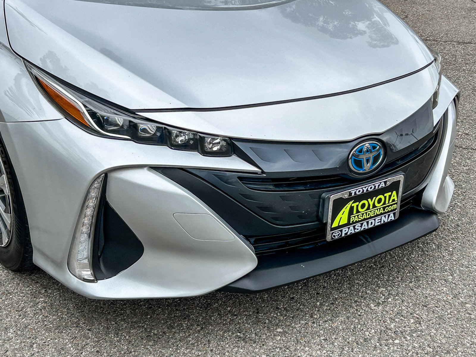 Used 2021 Toyota Prius Prime XLE w/ Carpet Mat Package (TMS) FWD image 5