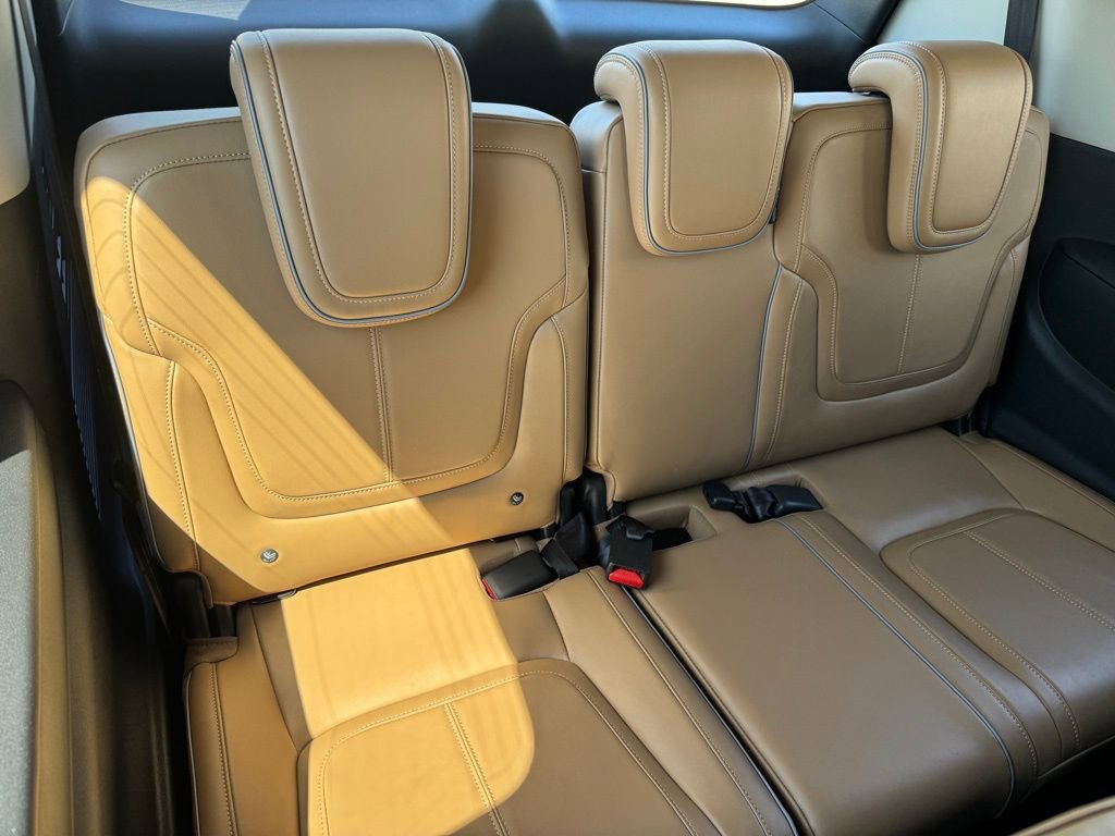 Used 2025 INFINITI QX80 Sensory AWD/4WD image 31